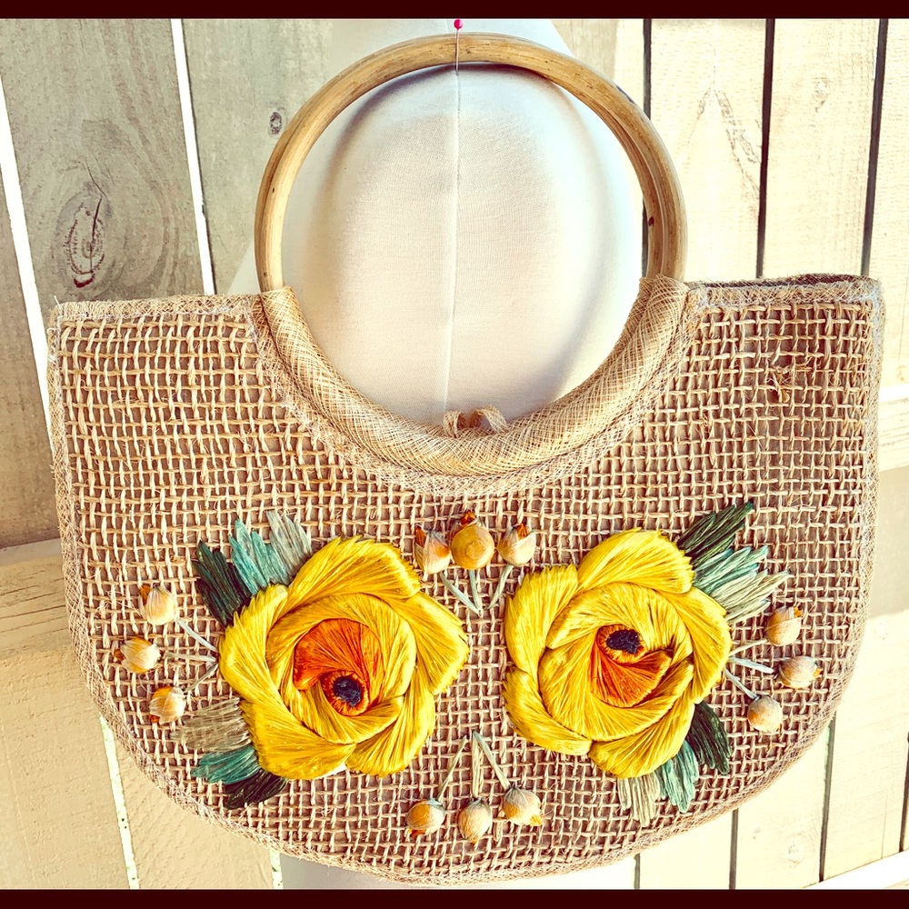 Beautiful Vintage straw bag